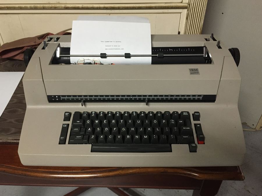 Working IBM Selectric II Self-Correcting Typewriter