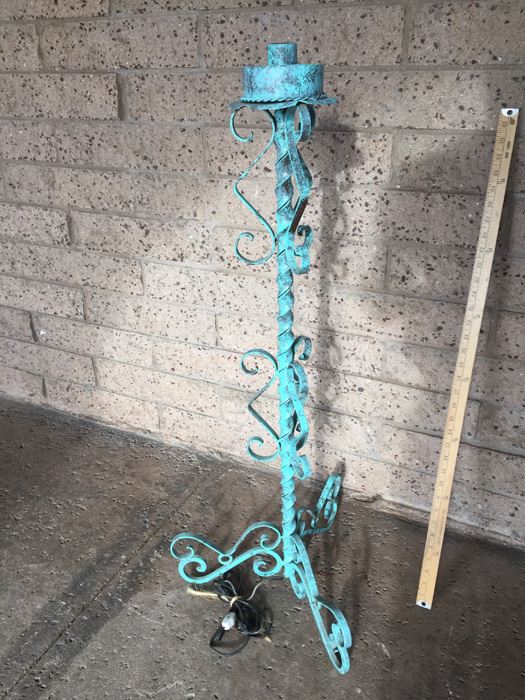 Twisted Metal Blue Floor Lamp