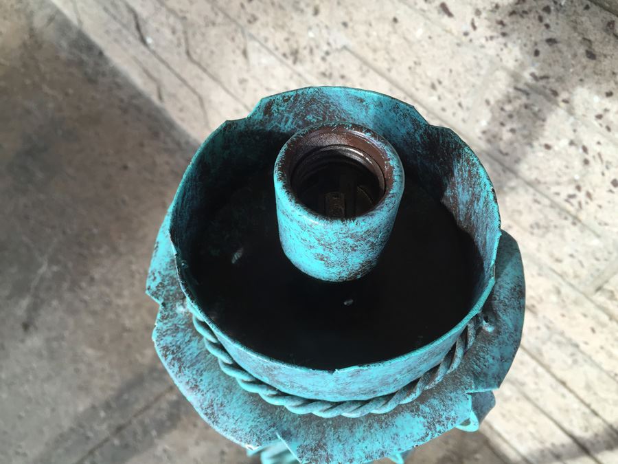 Twisted Metal Blue Floor Lamp [Photo 7]