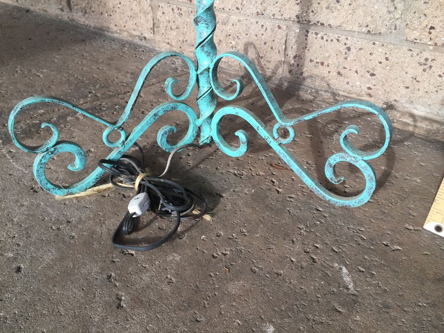 Twisted Metal Blue Floor Lamp [Photo 3]