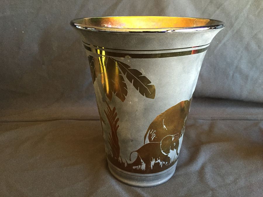 Limited Edition Fenton Art Glass Vase Of Elephants Walking By Fances Burton [Photo 8]