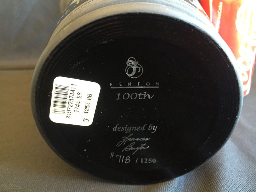 Limited Edition Fenton Art Glass Vase Of Elephants Walking By Fances Burton [Photo 10]