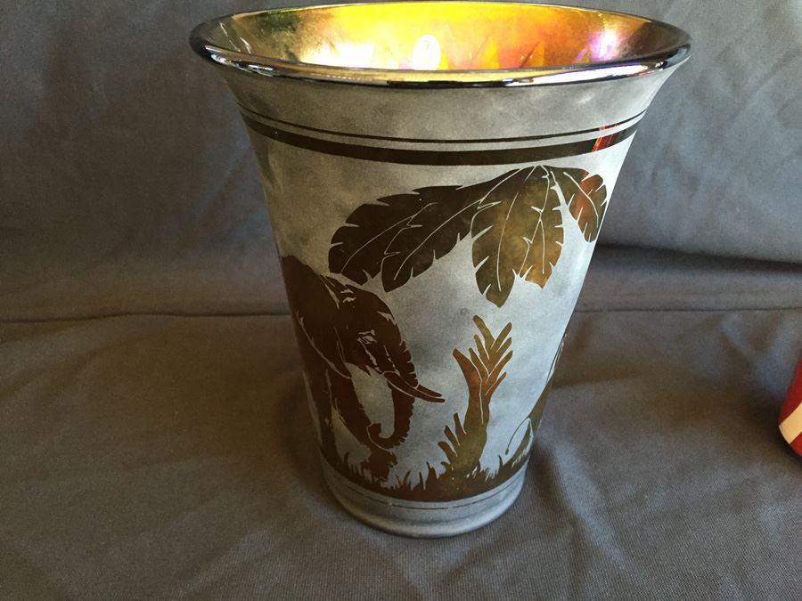 Limited Edition Fenton Art Glass Vase Of Elephants Walking By Fances Burton [Photo 6]