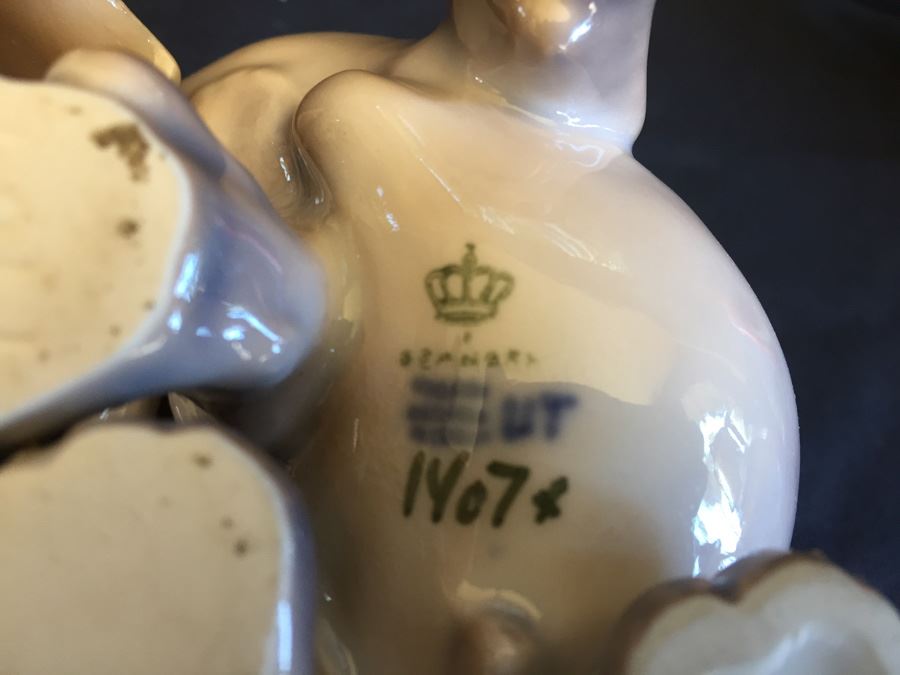 Vintage Royal Copenhagen Denmark DACHSHUND PUPPY, #1407, Chasing His Tail [Photo 3]