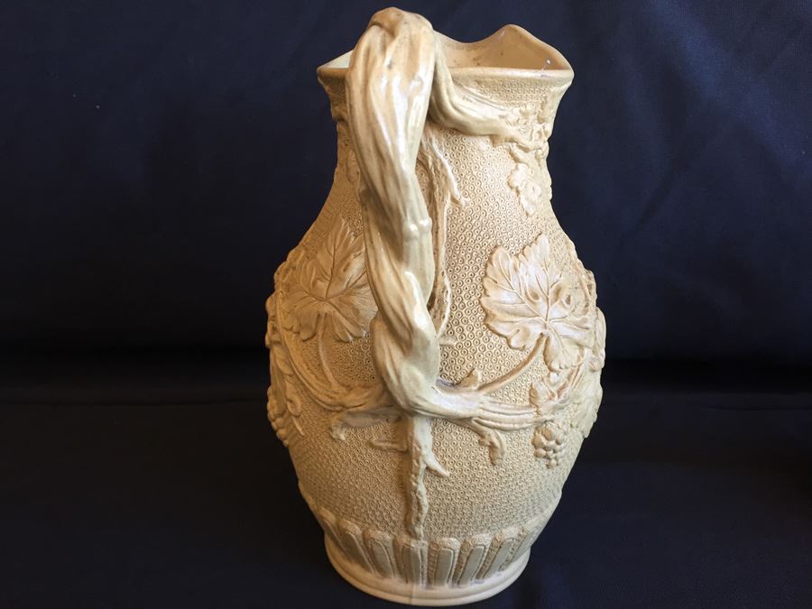 Vintage Wine Pitcher [Photo 2]