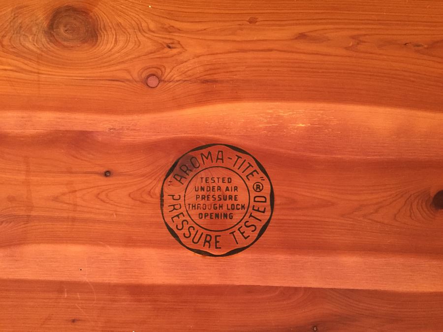 LANE Cedar Chest [Photo 7]