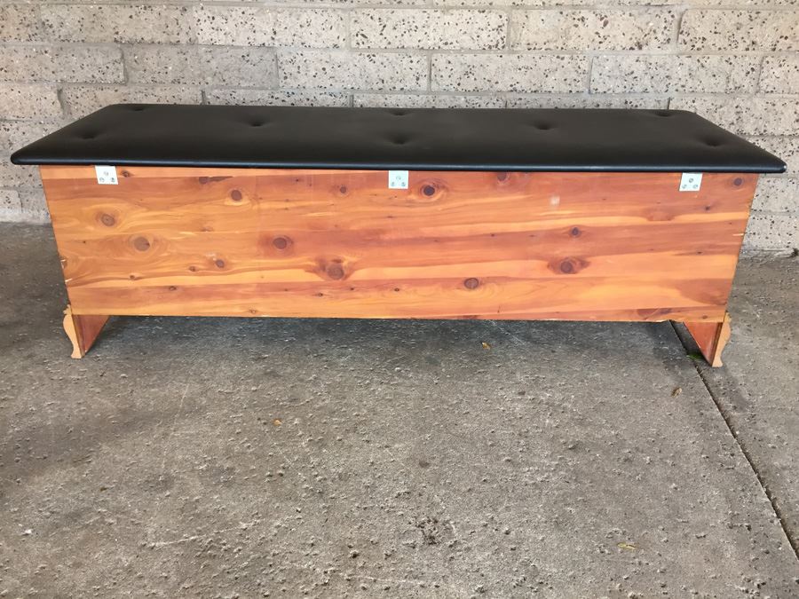 LANE Cedar Chest [Photo 8]