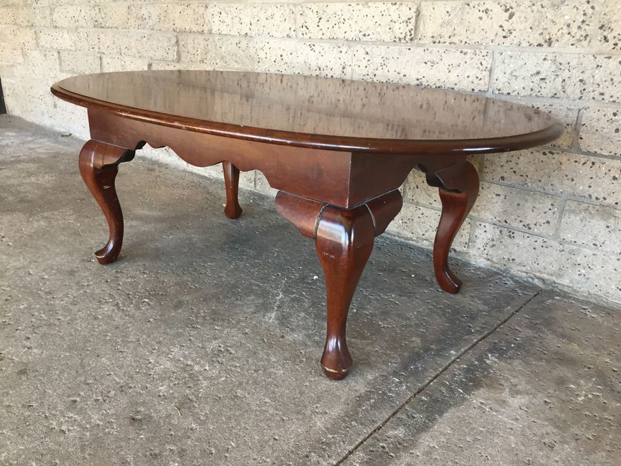 Solid Wood Oval Coffee Table [Photo 3]