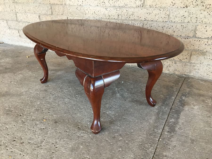 Solid Wood Oval Coffee Table [Photo 5]