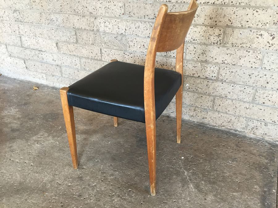 Mid-Century Modern Desk Chair [Photo 4]