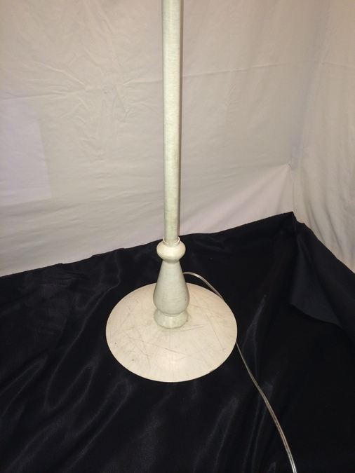 White Metal Floor Lamp [Photo 2]