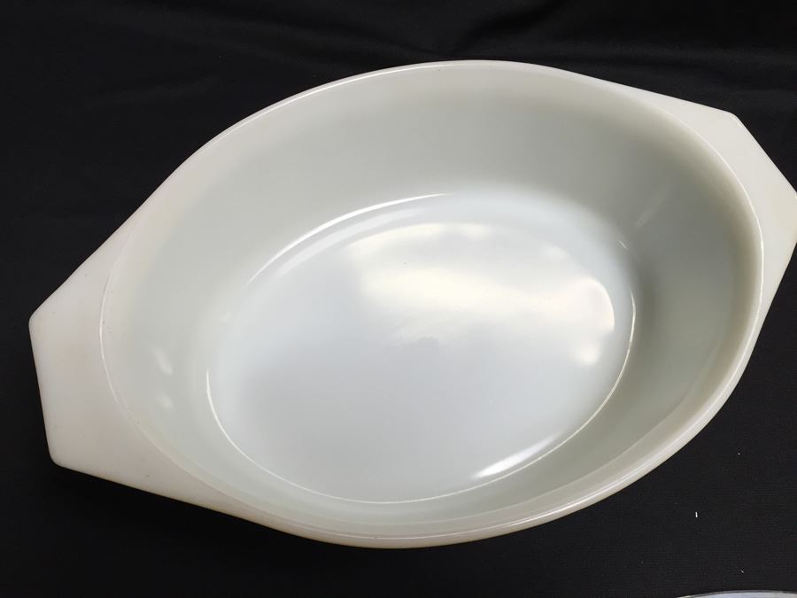 Vintage Pyrex 2.5 Quart Casserole With Lid [Photo 4]