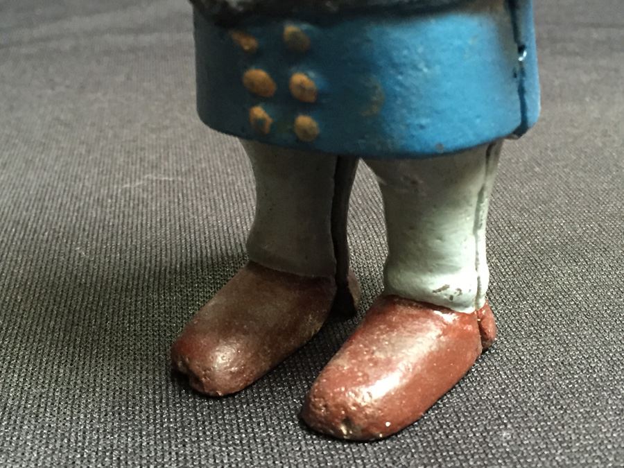 Black Americana Cast Iron Bank [Photo 6]