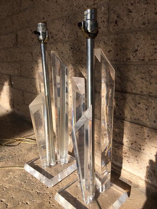Pair Of Lucite Table Lamps [Photo 8]