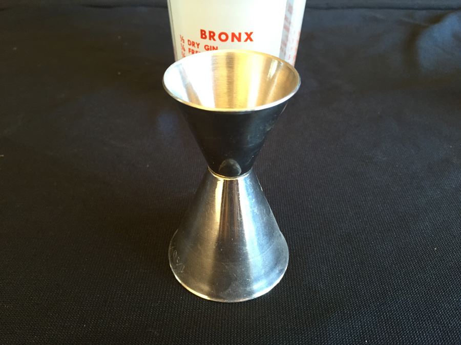 Vintage Mid-Century Glass Cocktail Martini Liquor Mixing Shaker With Recipes [Photo 6]