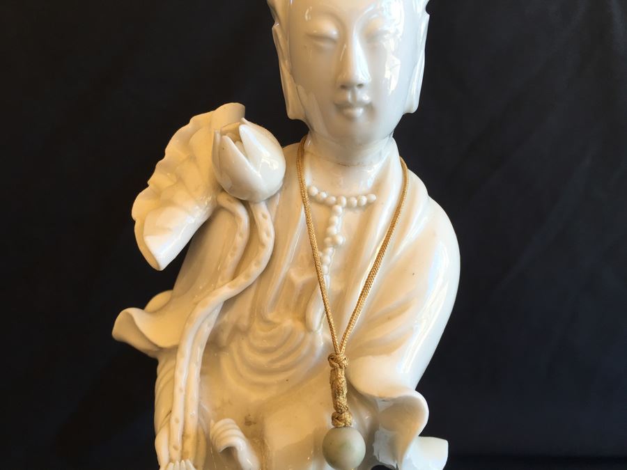 A Chinese Blanc De Chine Figure Of Guanyin [Photo 2]