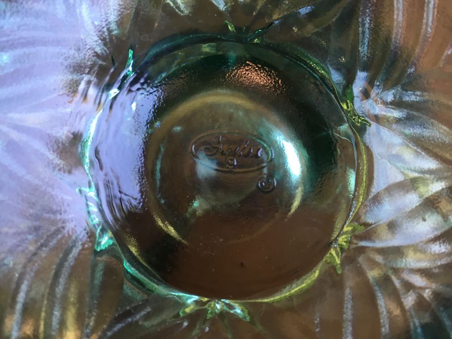 Pair Of Green Fenton Glass Baskets [Photo 18]