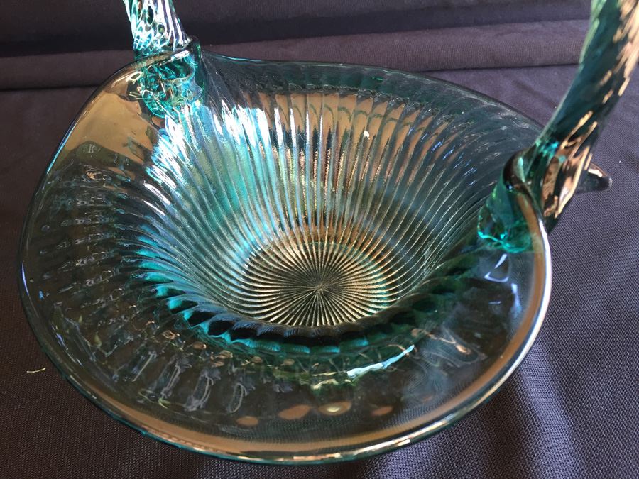 Pair Of Green Fenton Glass Baskets [Photo 5]