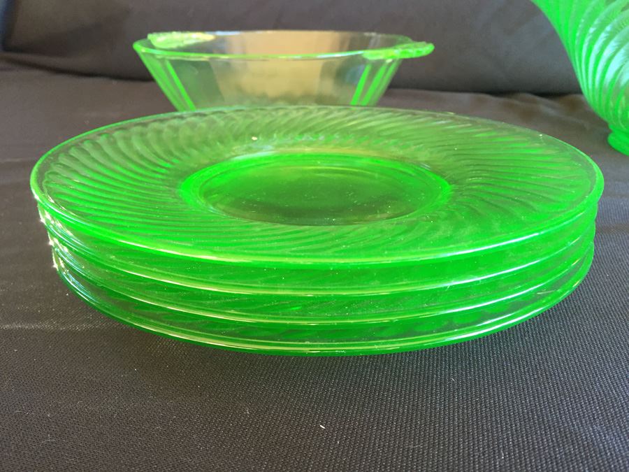 Vaseline Glass Lot [Photo 14]