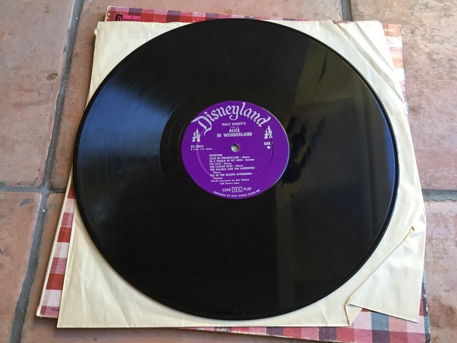 Walt Disney's Alice In Wonderland - Disneyland ‎- ST-3909 [Photo 3]