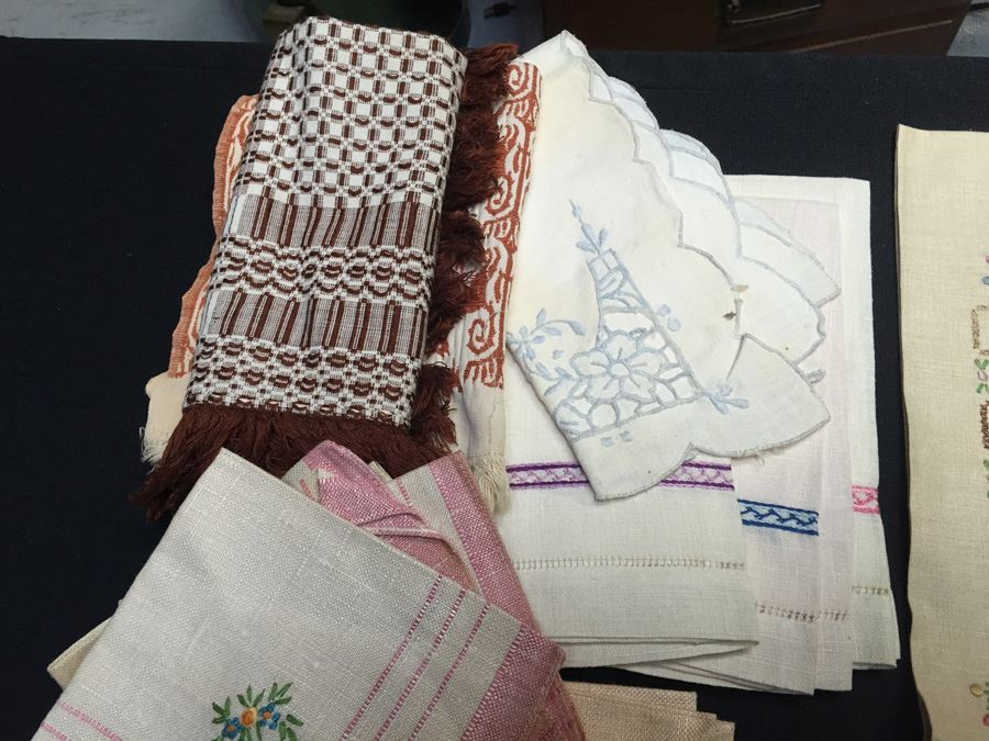 Assorted Linen Lot [Photo 19]