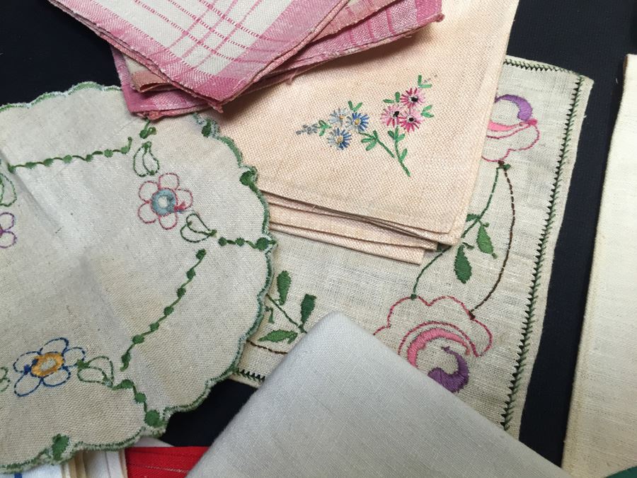Assorted Linen Lot [Photo 22]