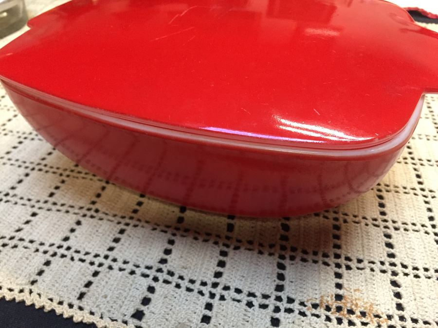 Red Pyrex Bowl With Lid [Photo 4]