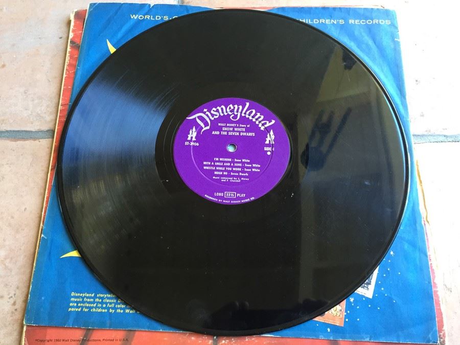 Walt Disney's Story Of Snow White And The Seven Dwarfs - Disneyland ‎- ST 3906 [Photo 3]