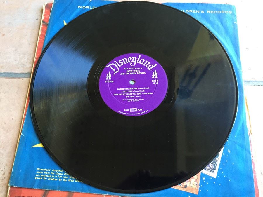 Walt Disney's Story Of Snow White And The Seven Dwarfs - Disneyland ‎- ST 3906 [Photo 6]