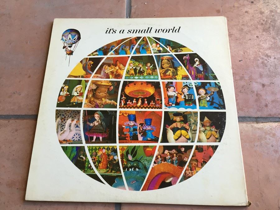 It's A Small World - Disneyland ‎- ST-3925 [Photo 2]
