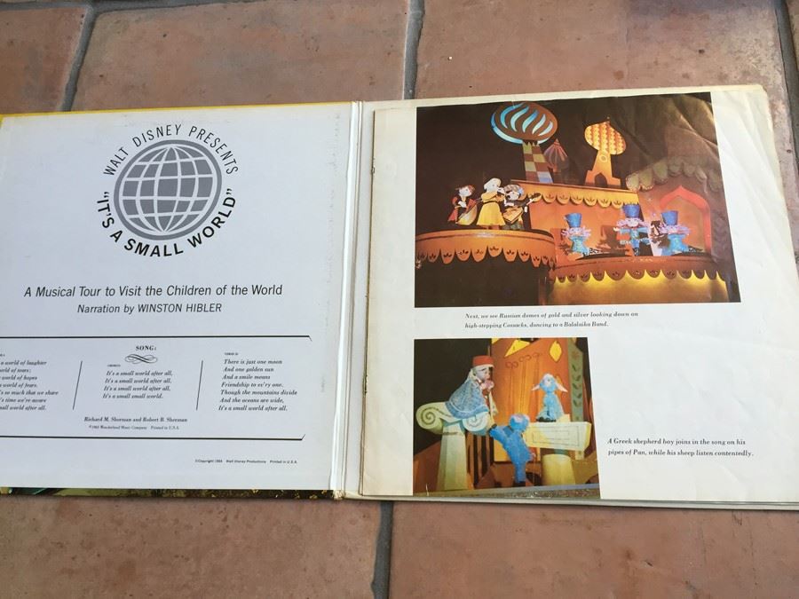 It's A Small World - Disneyland ‎- ST-3925 [Photo 3]