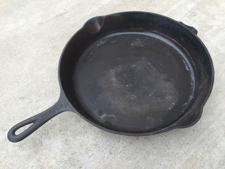 GRISWOLD Cast Iron Skillet 12