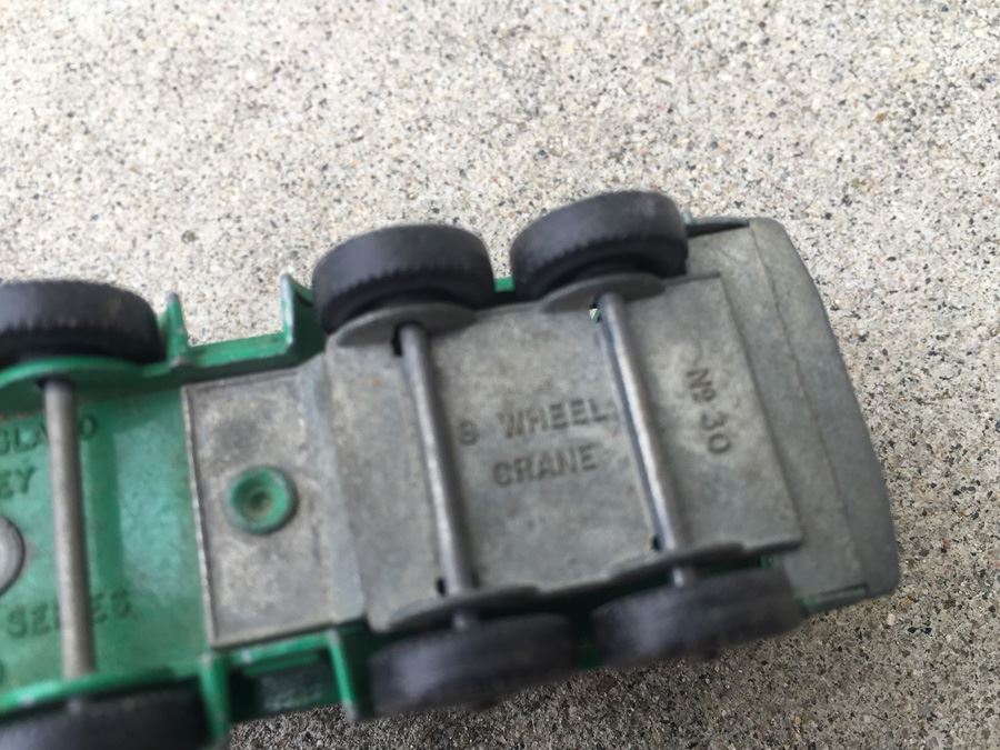 MATCHBOX Cars No. 13 Dodge Wreck Truck And No. 30 8 Wheel Crane [Photo 11]