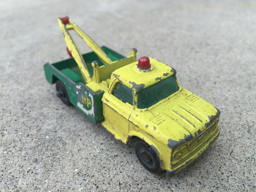 MATCHBOX Cars No. 13 Dodge Wreck Truck And No. 30 8 Wheel Crane [Photo 3]