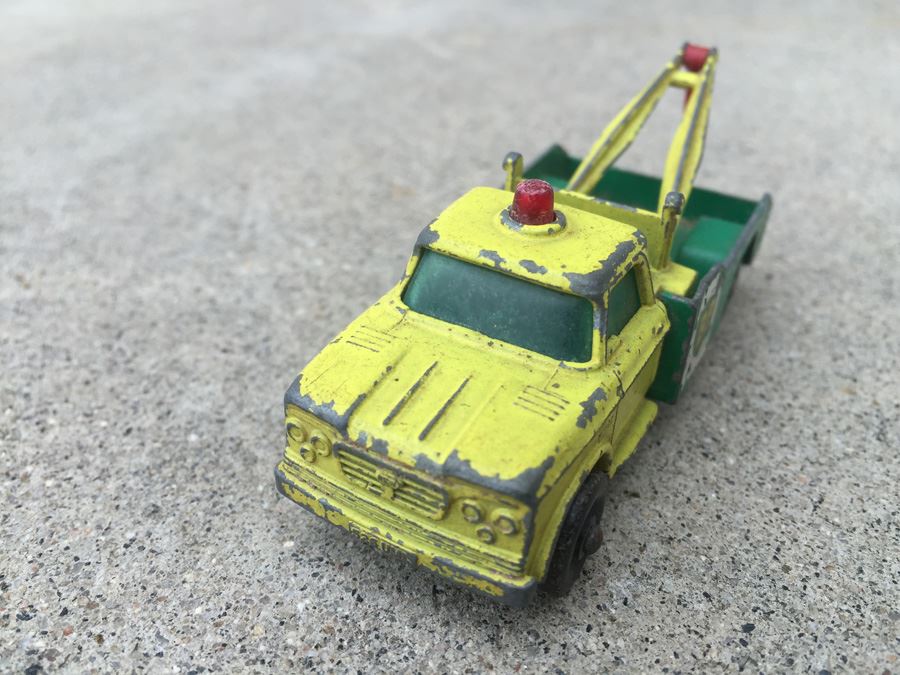 MATCHBOX Cars No. 13 Dodge Wreck Truck And No. 30 8 Wheel Crane [Photo 4]