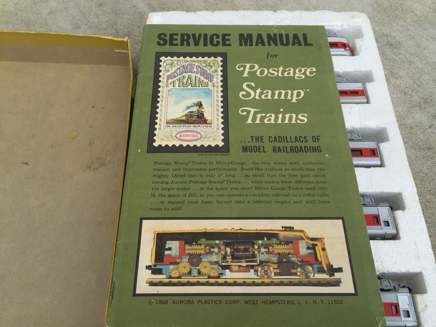 AURORA Micro-Gauge Postage Stamp Trains In Box [Photo 6]