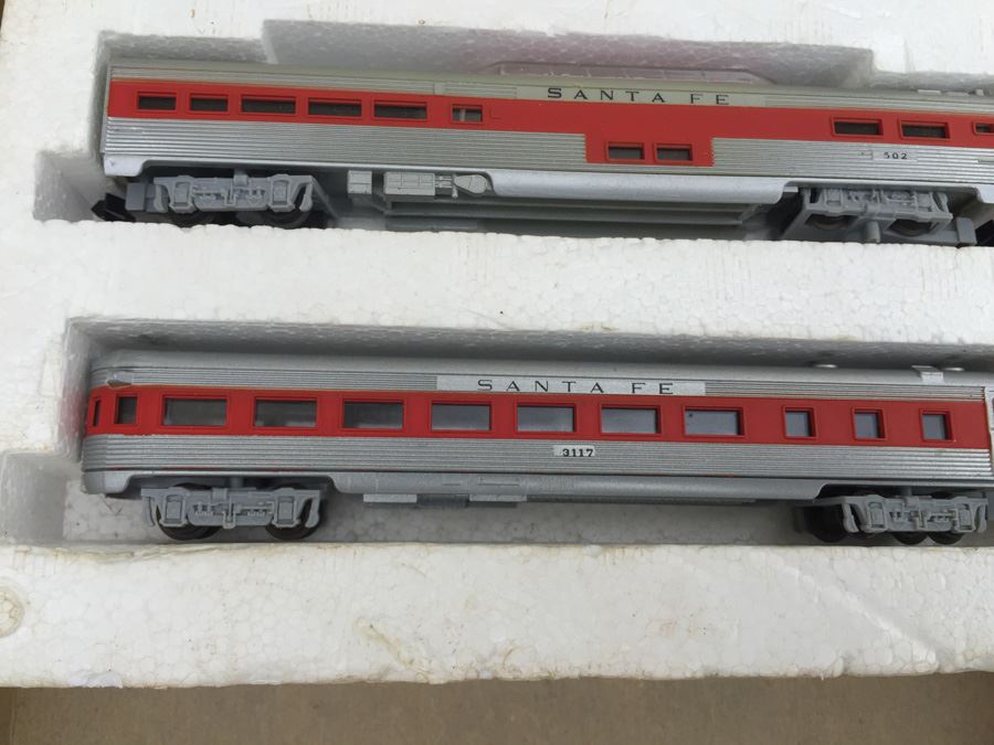 AURORA Micro-Gauge Postage Stamp Trains In Box [Photo 8]