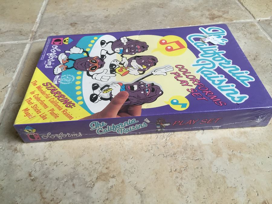 The California Raisins Colorforms Play Set Sealed [Photo 3]