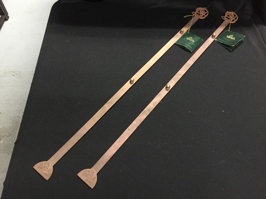 Charles Dickens Department 56 Copper Plate Display Hangers [Photo 1]