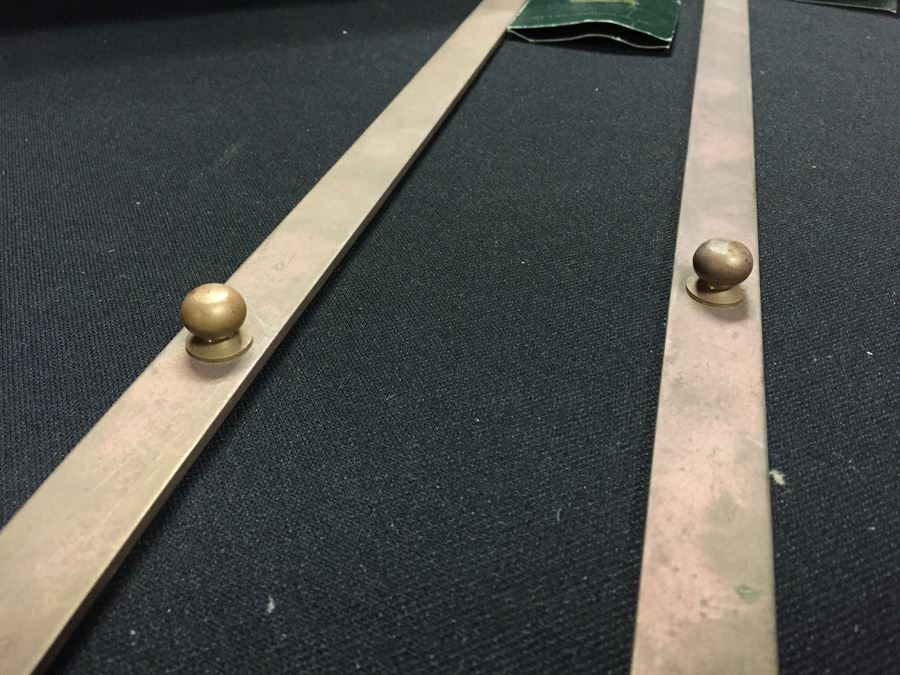 Charles Dickens Department 56 Copper Plate Display Hangers [Photo 4]