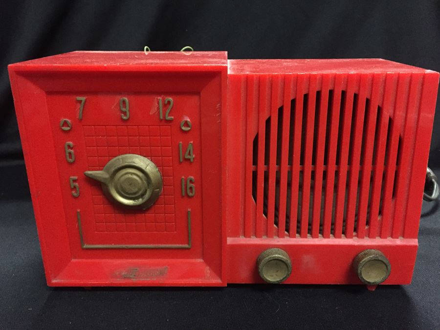 Tom Thumb Mid-Century Tube Radio Working But Doesn't Pick Up Stations [Photo 2]