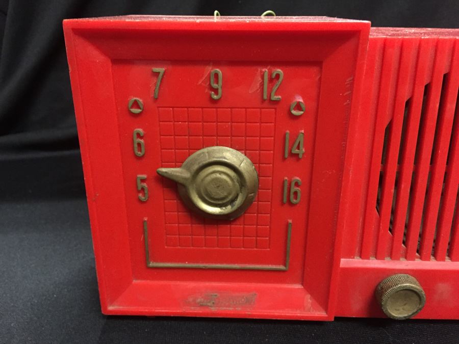 Tom Thumb Mid-Century Tube Radio Working But Doesn't Pick Up Stations [Photo 3]