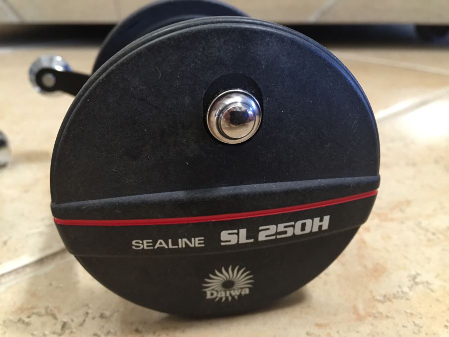 Pair Of Daiwa Fishing Reels [Photo 2]