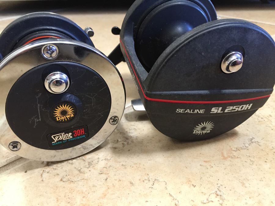 Pair Of Daiwa Fishing Reels [Photo 9]