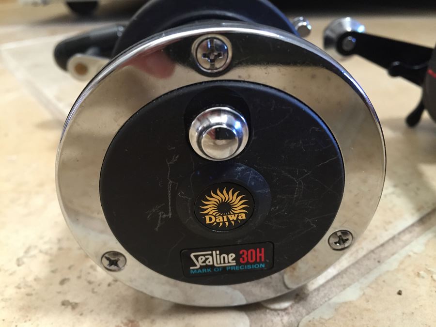 Pair Of Daiwa Fishing Reels [Photo 3]