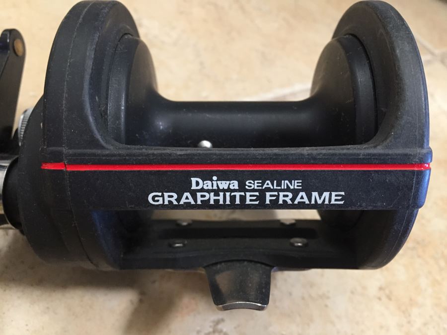 Pair Of Daiwa Fishing Reels [Photo 8]