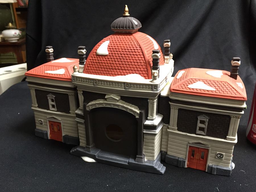 Department 56 Heritage Village Collection [Photo 6]