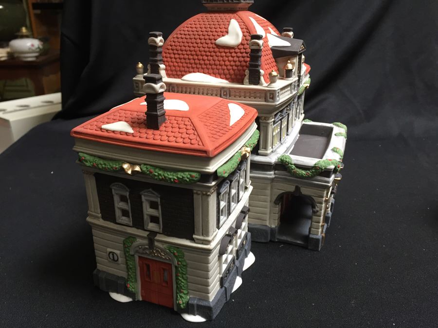 Department 56 Heritage Village Collection [Photo 5]