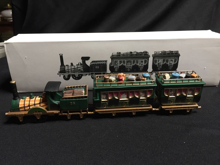 Department 56 Heritage Village Collection [Photo 3]