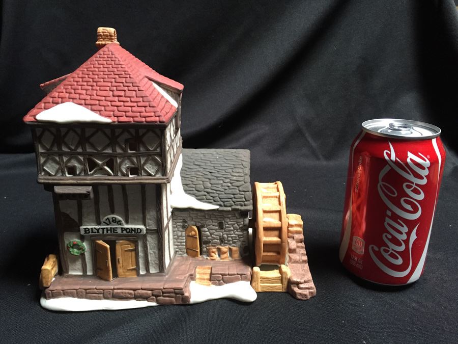 Department 56 Heritage Village Collection [Photo 3]